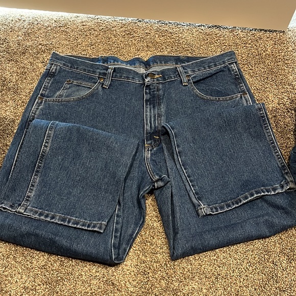 MENS Wrangler Rugged Wear Jeans 38x30 - Picture 4 of 7